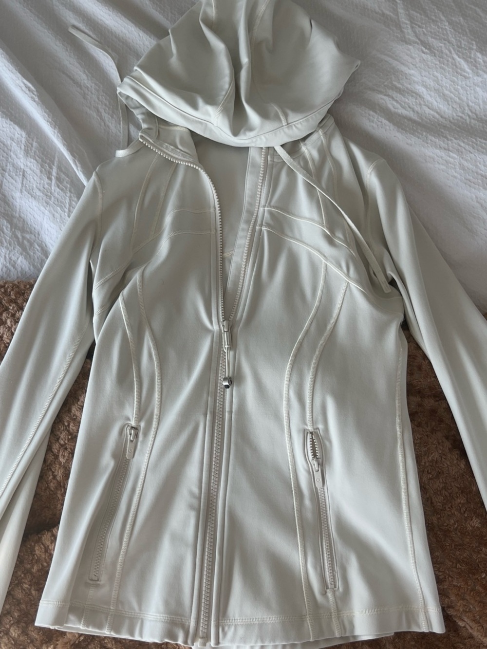 LULULEMON cream hooded define jacket size 4